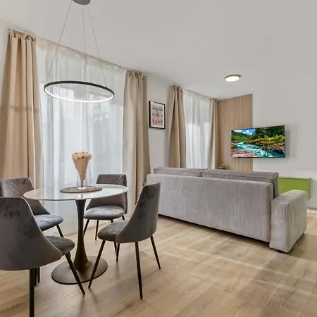 2 Bedroom Steps To Nivy Station Apartment Bratislava
