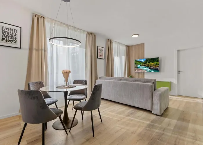 2 Bedroom Steps To Nivy Station Apartmán Bratislava