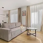 2 Bedroom Steps To Nivy Station * Bratislava