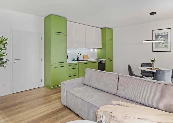 2 Bedroom Steps To Nivy Station Братислава